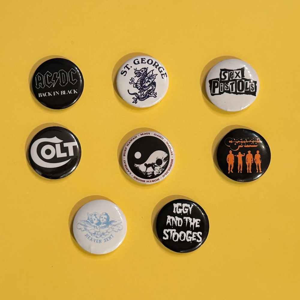 Brandy Melville Buttons - set of 6
